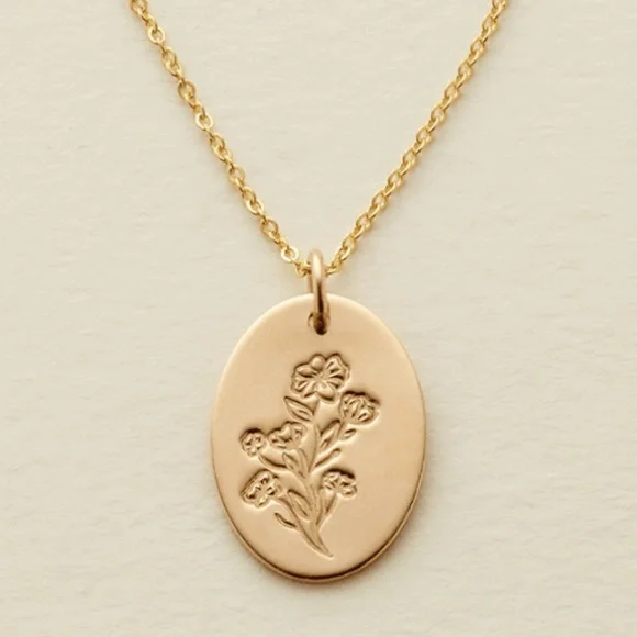 Bohemian Floral Family Engraved Pendant Necklace - Picture 13 of 16